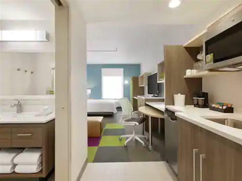Hotel Home2 By Hilton Buffalo Airport 3*