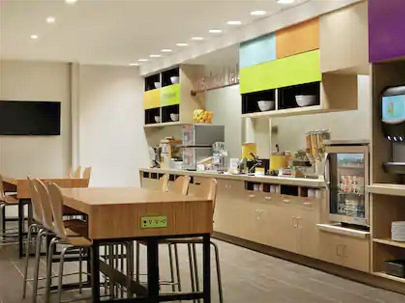 Home2 By Hilton Buffalo Airport Hotel 3*
