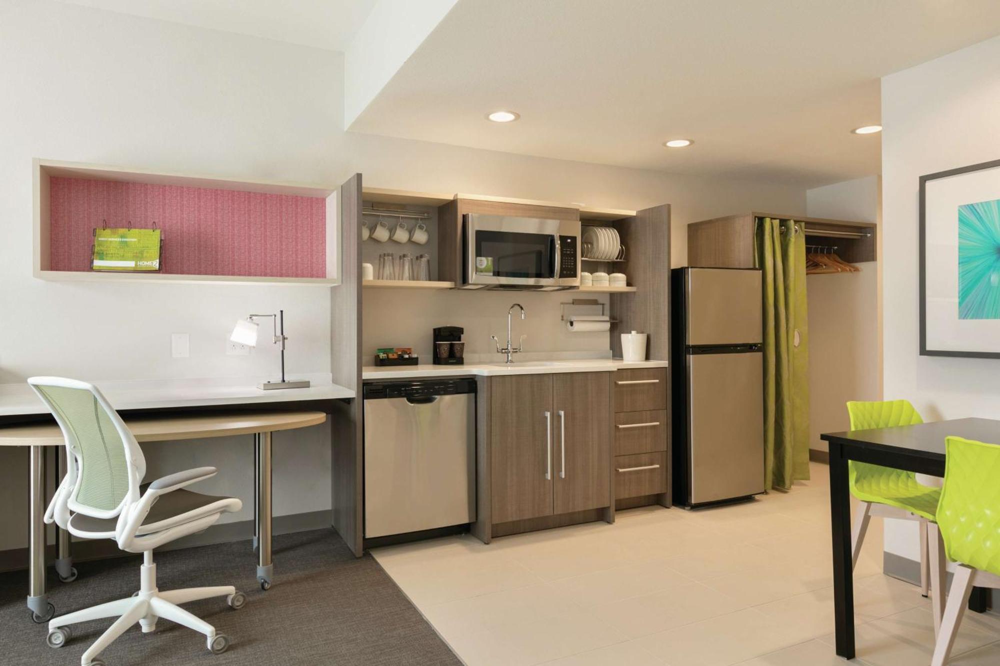 Home2 By Hilton Buffalo Airport Hotel 3*