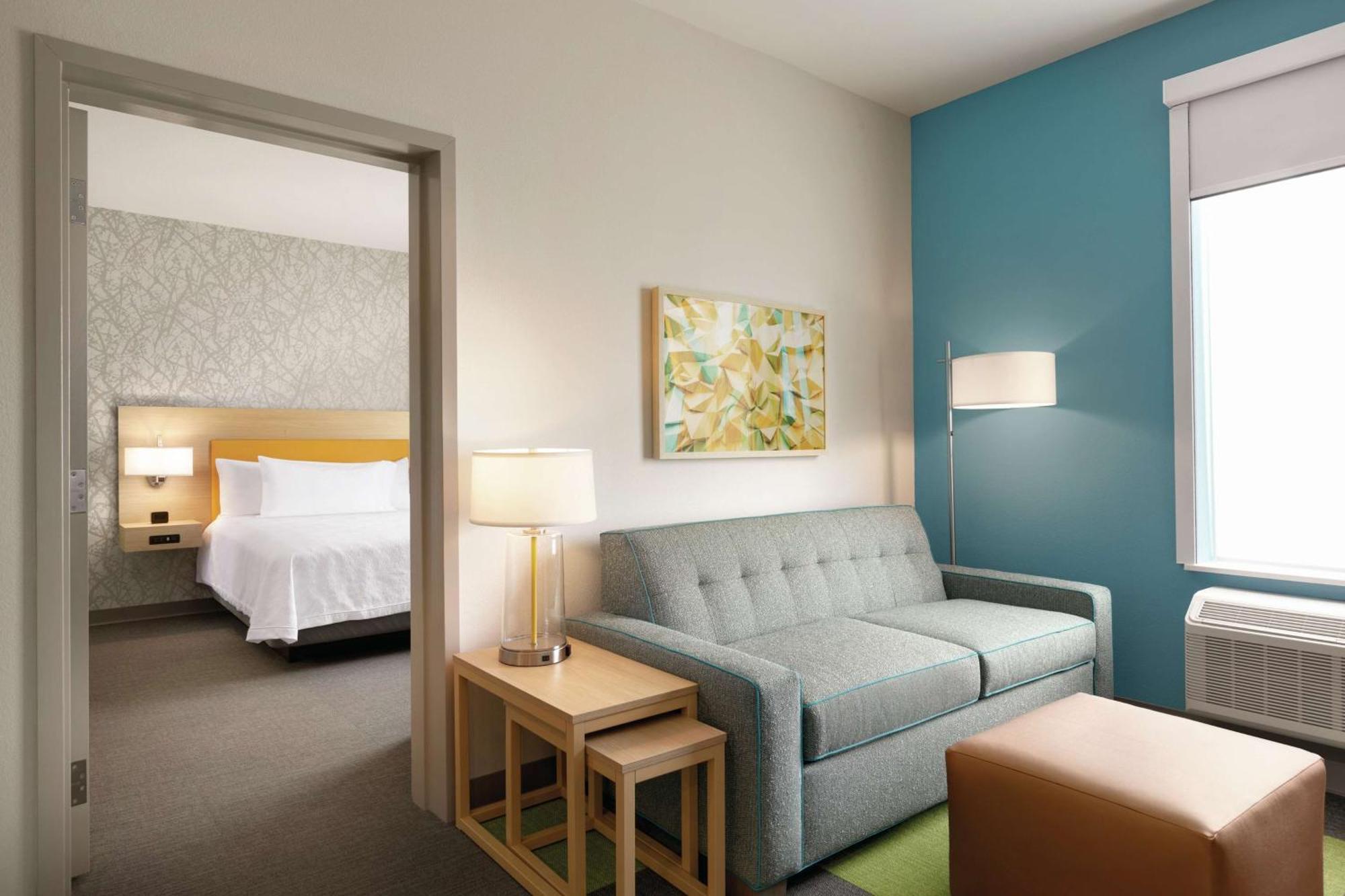 Hotel Home2 By Hilton Buffalo Airport 3*