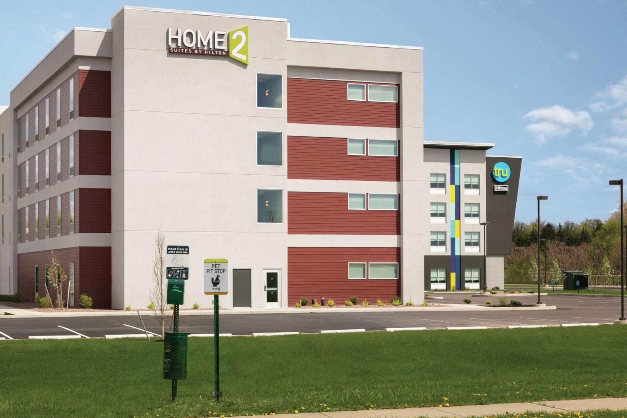 Hotel Home2 By Hilton Buffalo Airport 3*